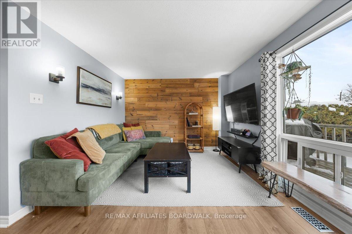 1146 Grenoble Crescent, Ottawa, Ontario  K1C 2C6 - Photo 5 - X12642028