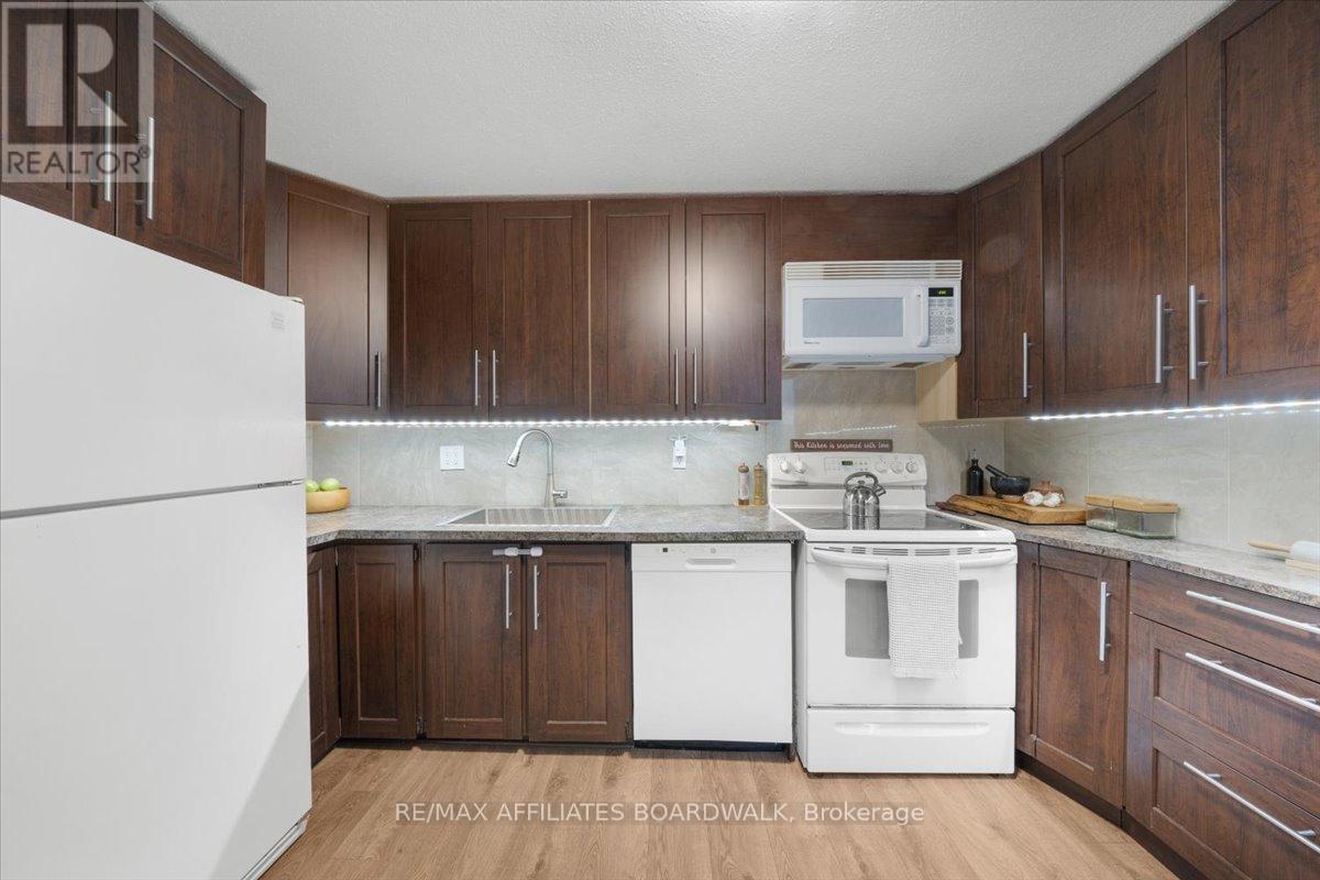 1146 Grenoble Crescent, Ottawa, Ontario  K1C 2C6 - Photo 8 - X12642028