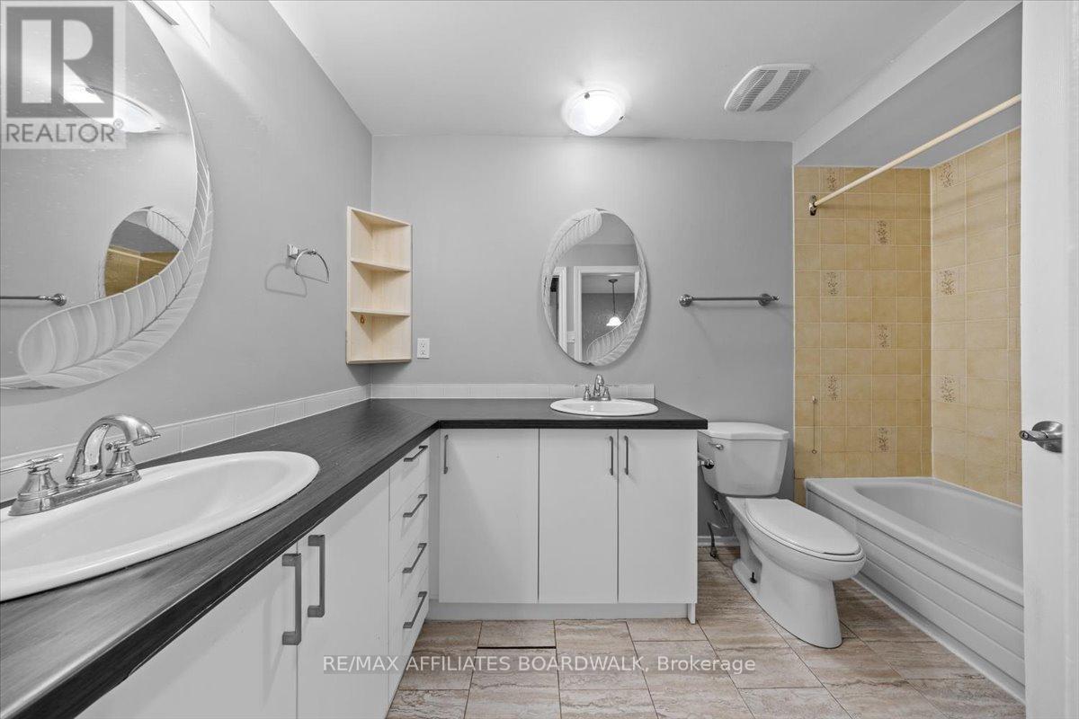 6482 Bilberry Drive W, Ottawa, Ontario  K1C 4N8 - Photo 32 - X12658188