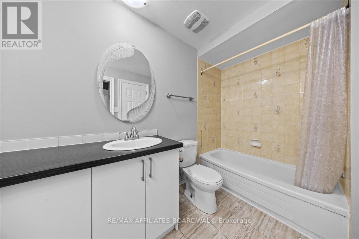 6482 Bilberry Drive W, Ottawa, Ontario  K1C 4N8 - Photo 33 - X12658188