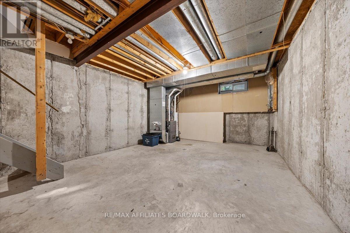 6482 Bilberry Drive W, Ottawa, Ontario  K1C 4N8 - Photo 37 - X12658188