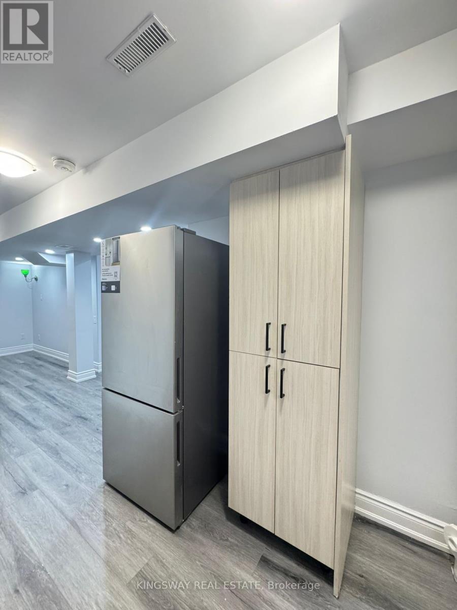 659 Roselaire Trail, Mississauga, Ontario  L5R 3C4 - Photo 29 - W12704282