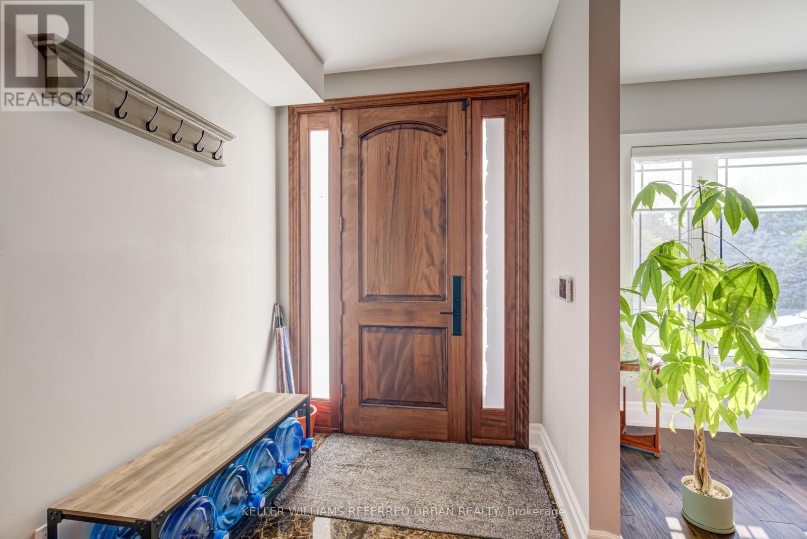 1487 Myron Drive, Mississauga, Ontario  L5E 2N5 - Photo 2 - W12704290