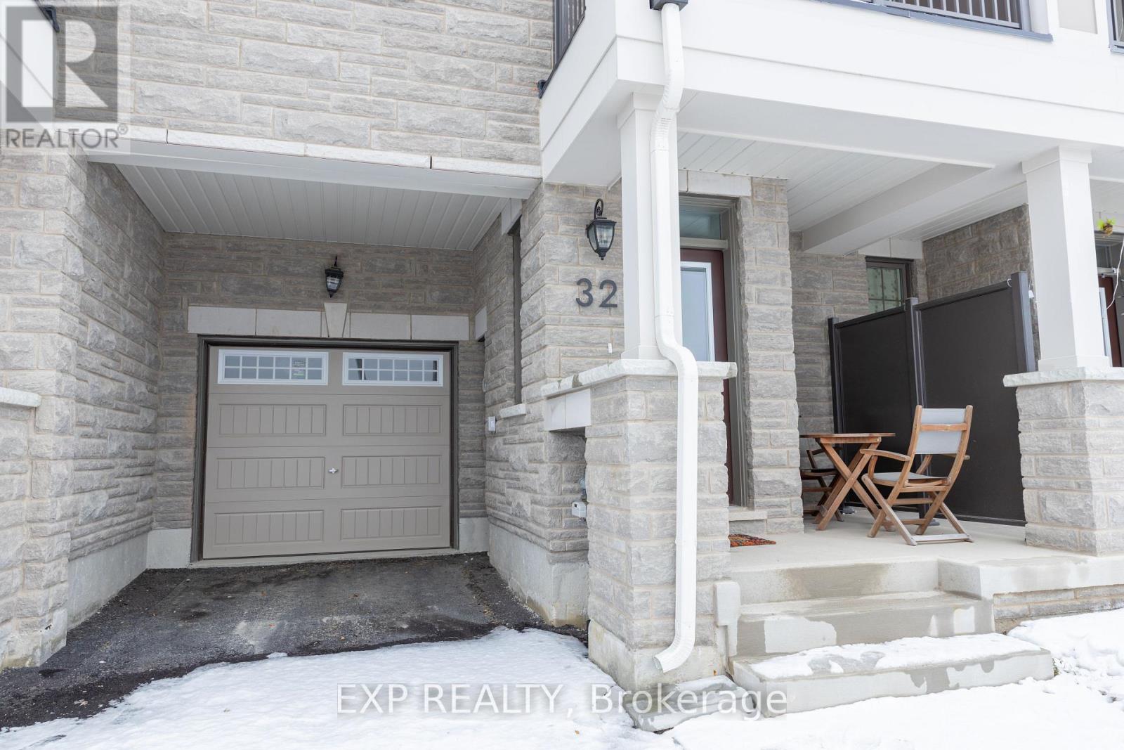 32 Elmer Moss Avenue, Caledon, Ontario  L7C 3H1 - Photo 5 - W12704294