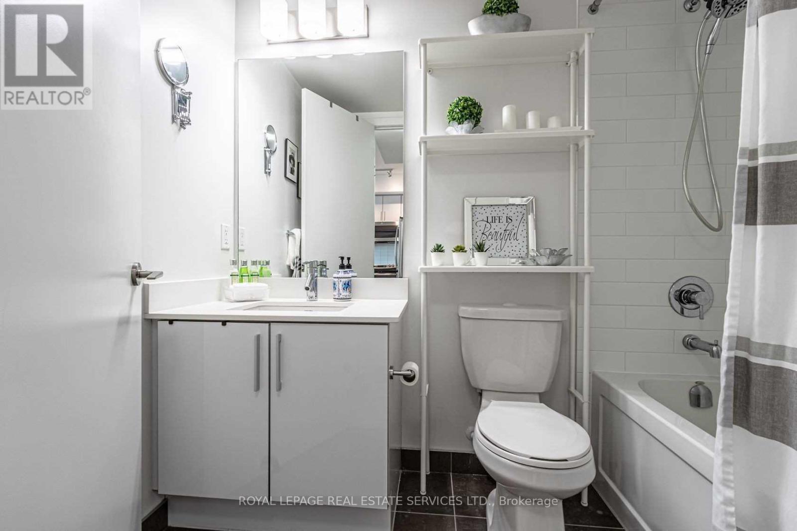 3905 - 2212 Lakeshore Boulevard W, Toronto, Ontario  M8V 0C2 - Photo 10 - W12704330