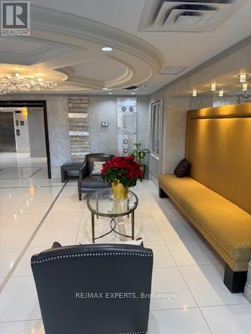 202 - 60 Via Rosedale Way, Brampton, Ontario  L6R 3X6 - Photo 5 - W12704374