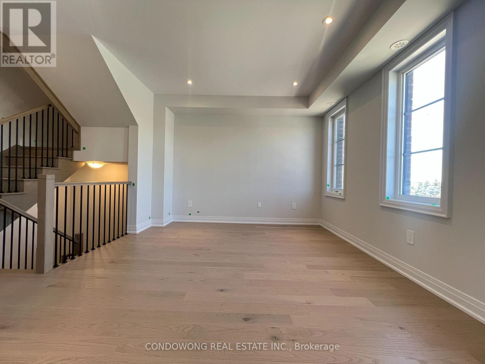 5951 Saigon Street, Mississauga, Ontario  L5V 0E9 - Photo 11 - W12704388