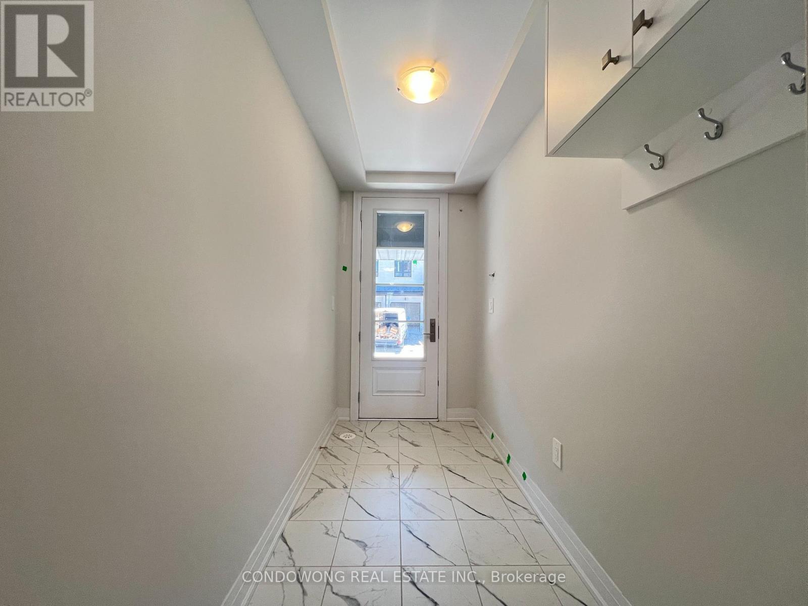 5951 Saigon Street, Mississauga, Ontario  L5V 0E9 - Photo 4 - W12704388