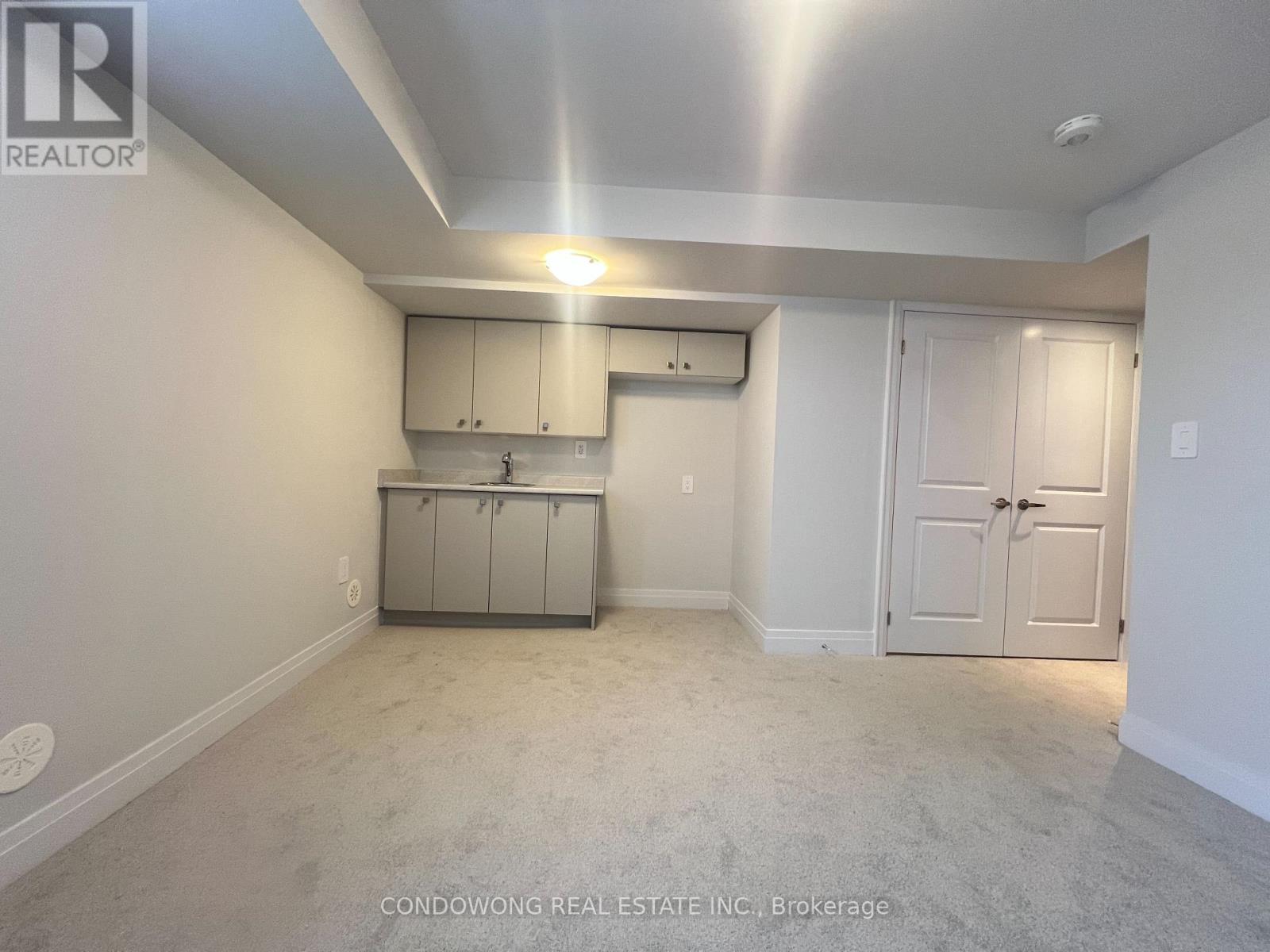 5951 Saigon Street, Mississauga, Ontario  L5V 0E9 - Photo 41 - W12704388