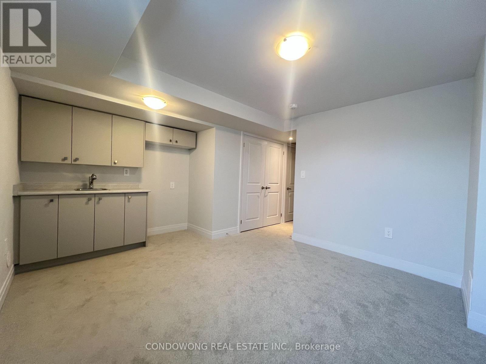 5951 Saigon Street, Mississauga, Ontario  L5V 0E9 - Photo 42 - W12704388