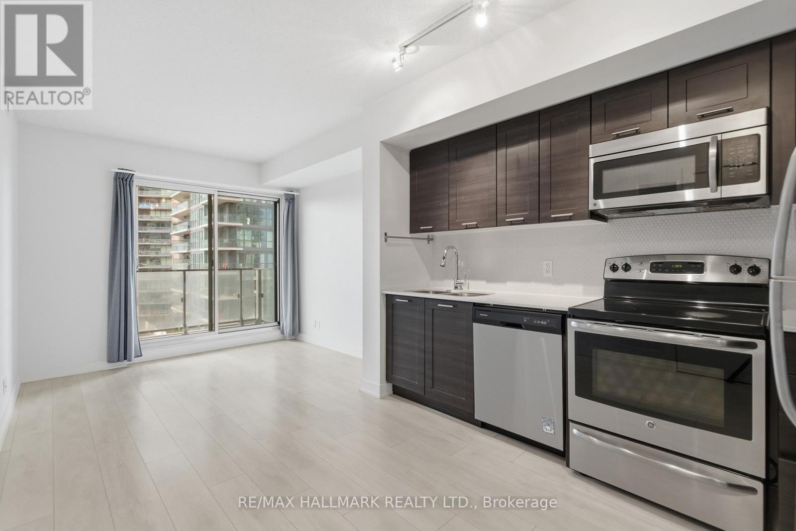 1203 - 2220 Lake Shore Boulevard W, Toronto, Ontario  M8V 0C1 - Photo 9 - W12704412