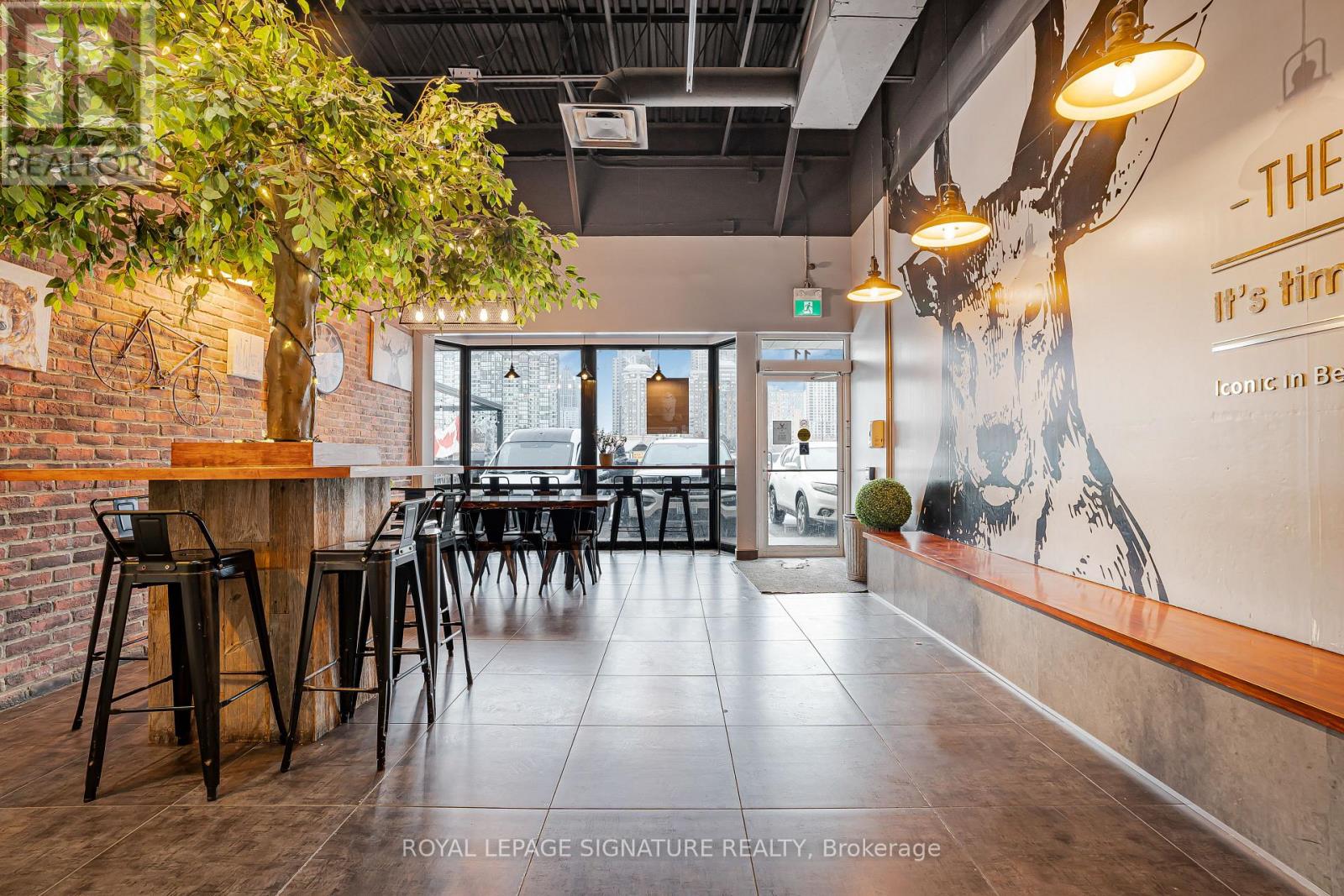 11 - 325 CENTRAL PARKWAY W, Mississauga, Ontario