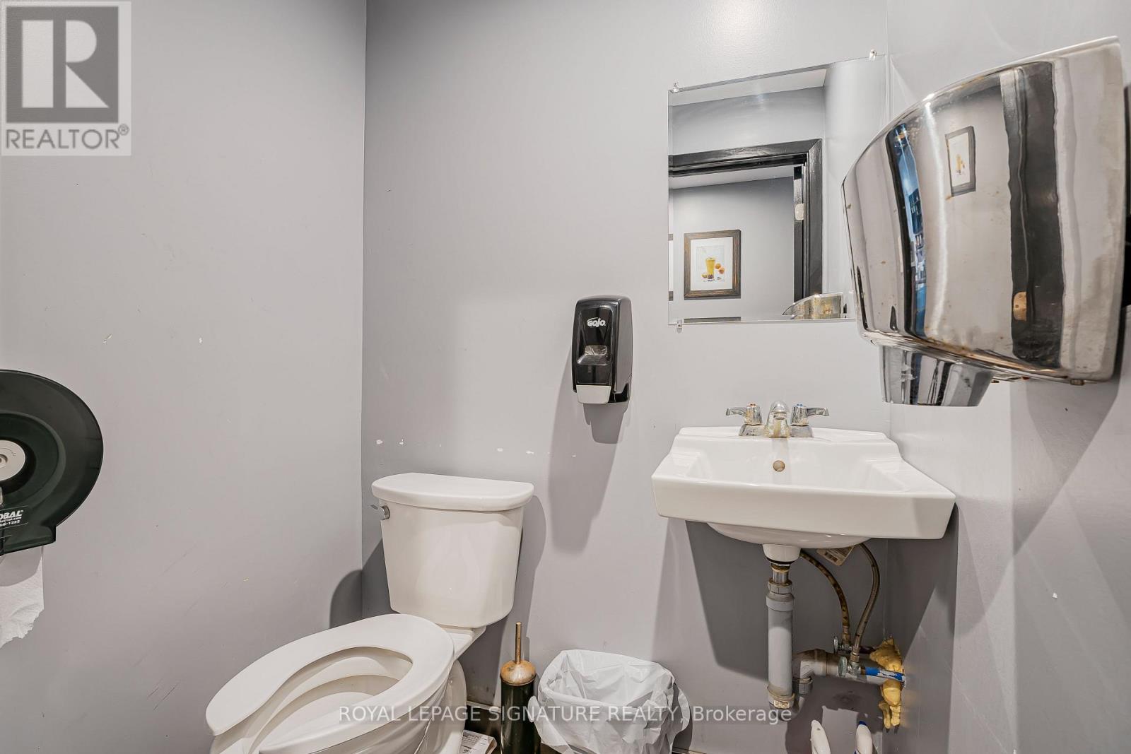 11 - 325 Central Parkway W, Mississauga, Ontario  L5B 3X9 - Photo 12 - W12704432