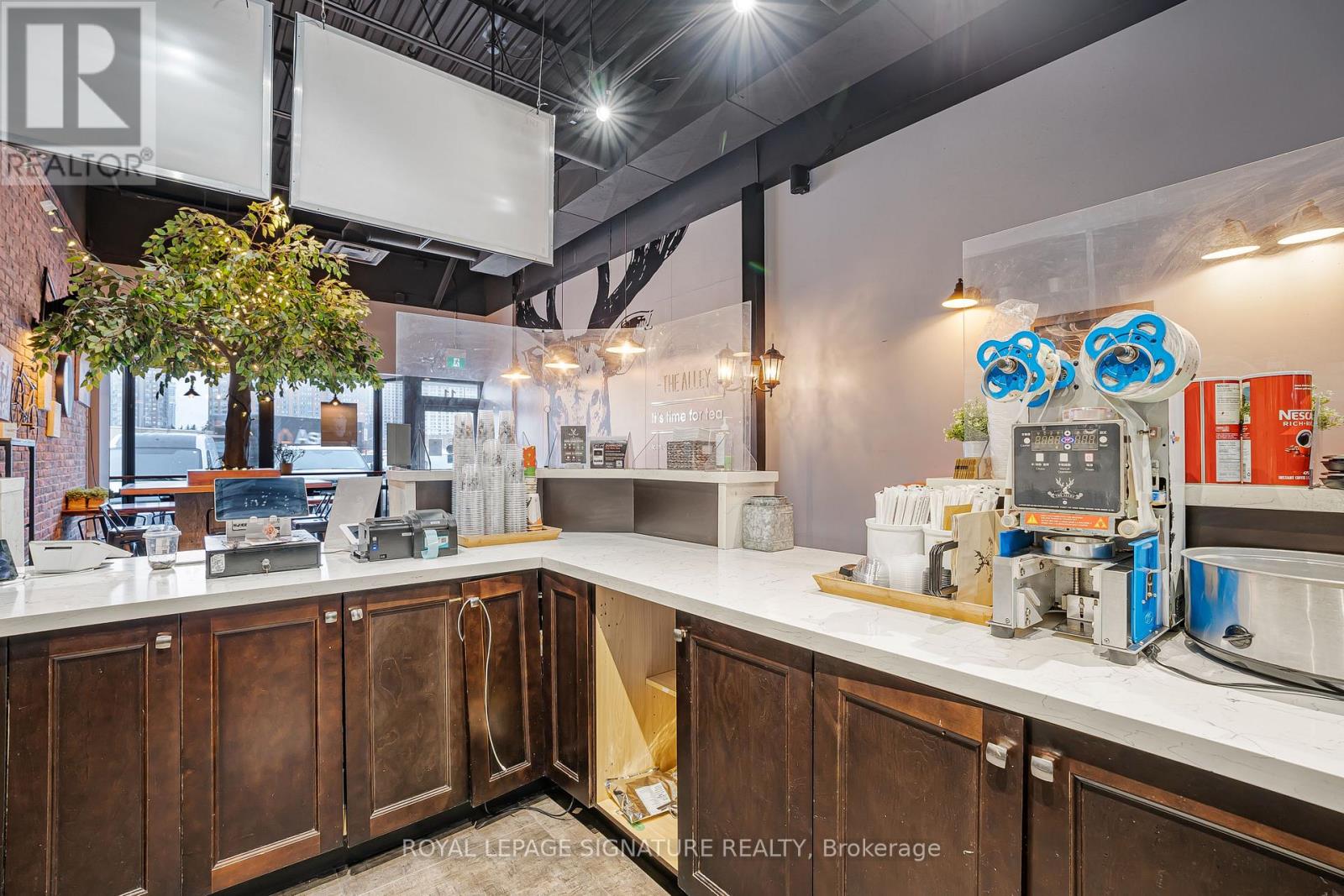 11 - 325 Central Parkway W, Mississauga, Ontario  L5B 3X9 - Photo 15 - W12704432