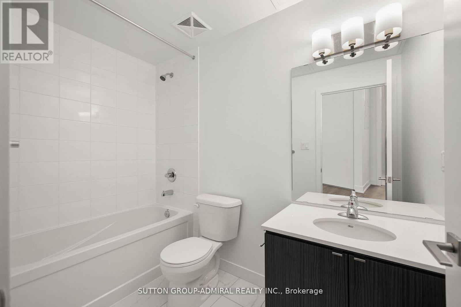 201 - 2433 Dufferin Street, Toronto, Ontario  M6E 3T3 - Photo 24 - W12704466