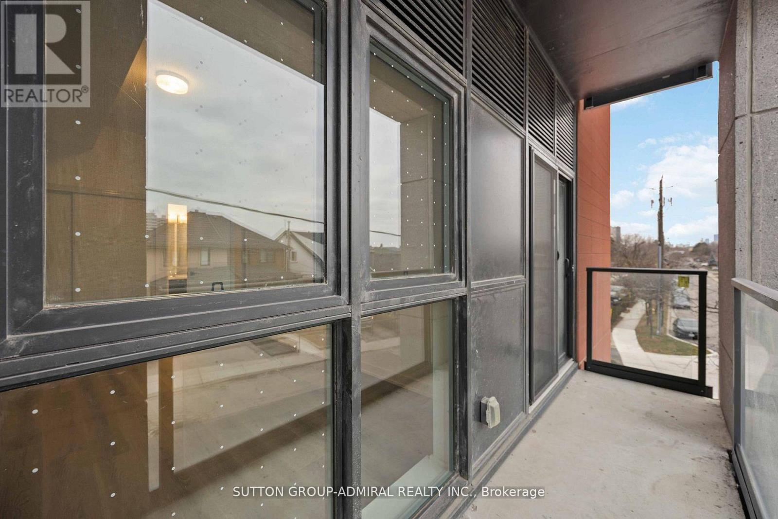 201 - 2433 Dufferin Street, Toronto, Ontario  M6E 3T3 - Photo 27 - W12704466