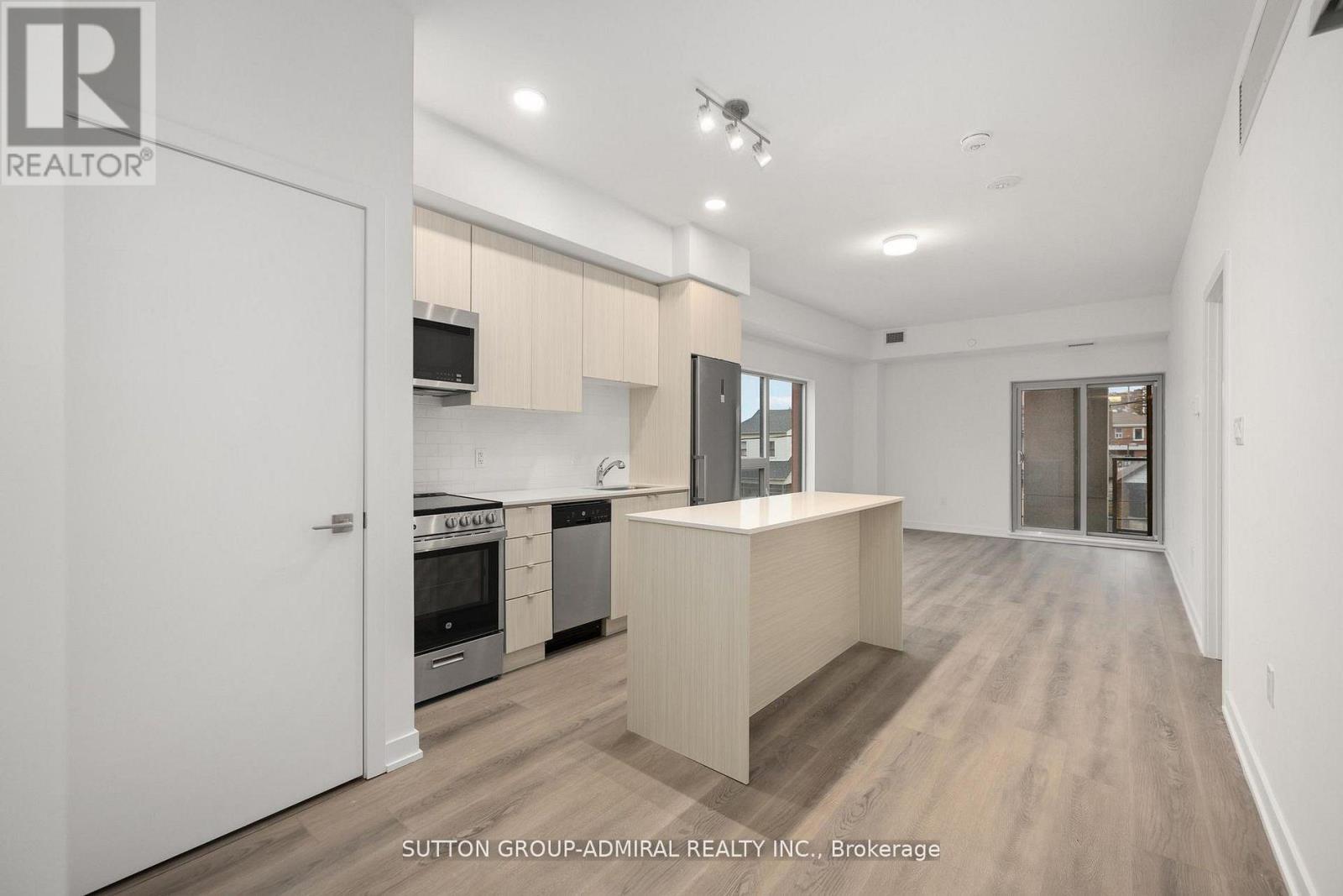 201 - 2433 Dufferin Street, Toronto, Ontario  M6E 3T3 - Photo 3 - W12704466