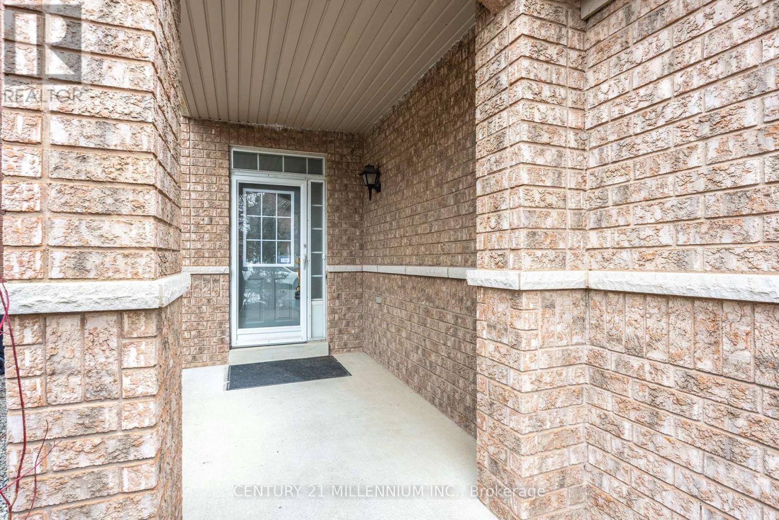 29 Martree Crescent, Brampton, Ontario  L6V 4R3 - Photo 2 - W12704502