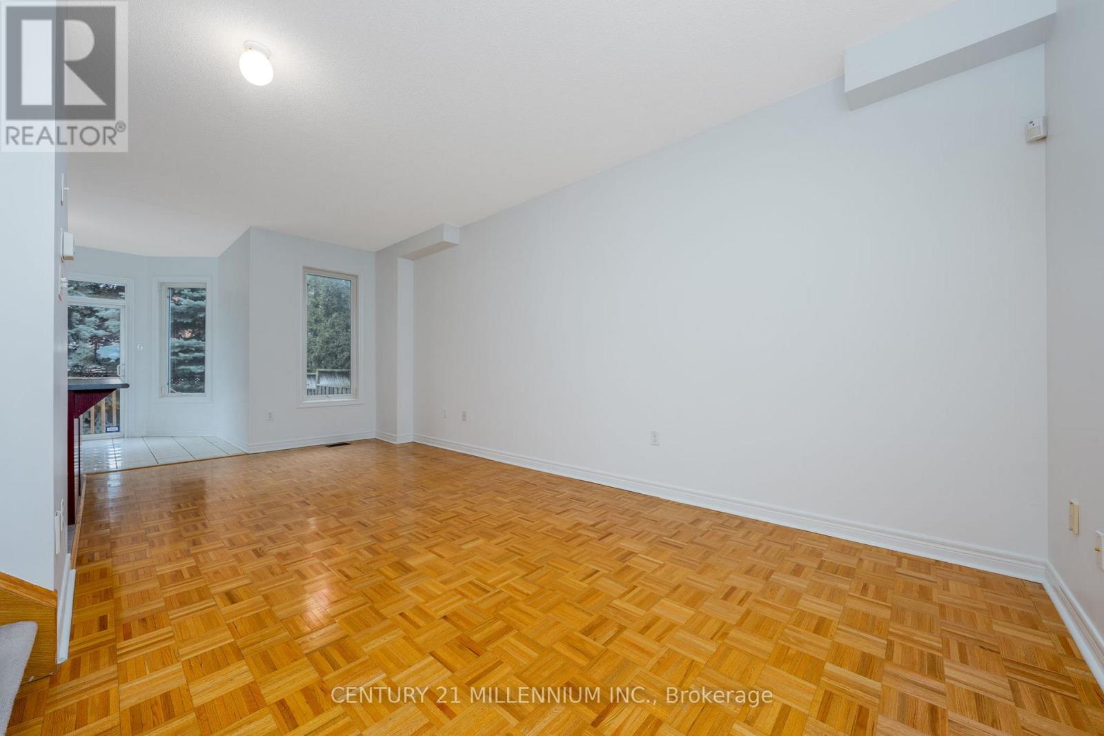 29 Martree Crescent, Brampton, Ontario  L6V 4R3 - Photo 3 - W12704502