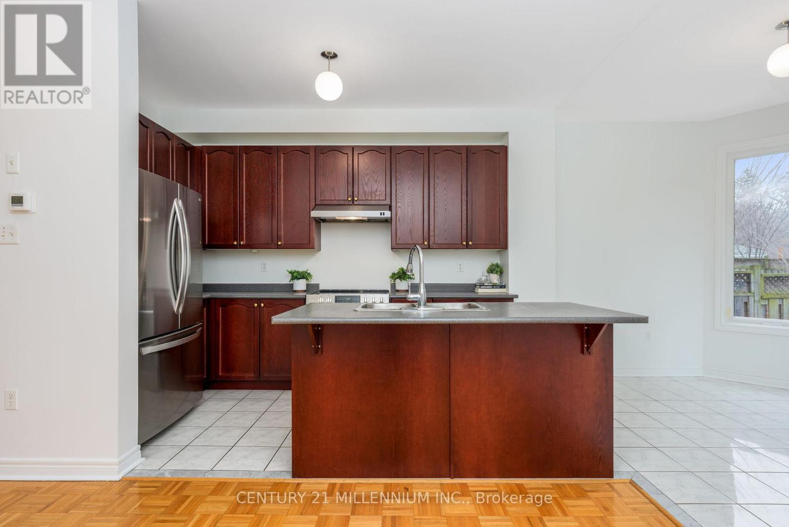 29 Martree Crescent, Brampton, Ontario  L6V 4R3 - Photo 7 - W12704502