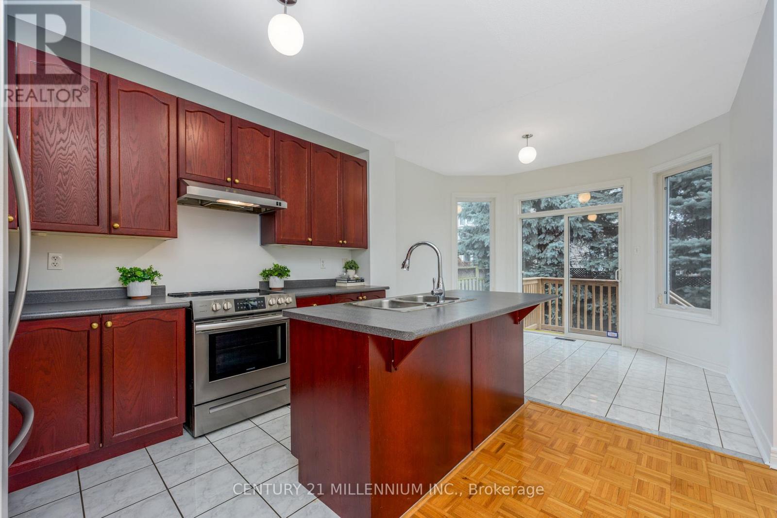 29 Martree Crescent, Brampton, Ontario  L6V 4R3 - Photo 8 - W12704502