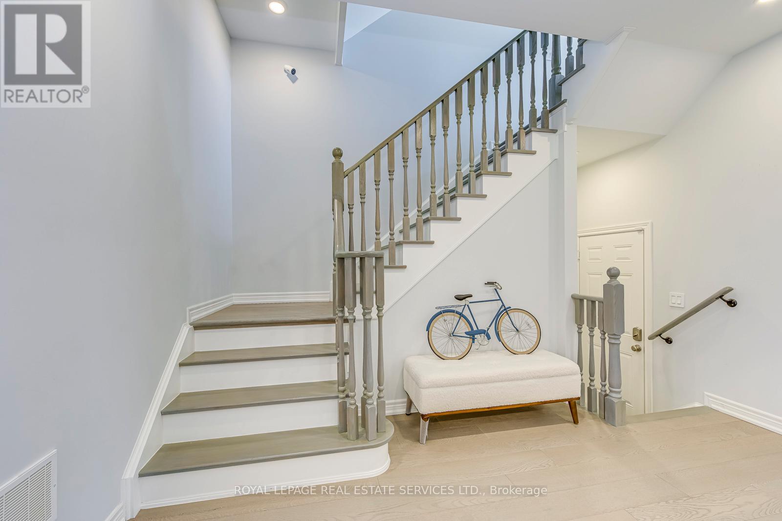 563 Settlers Road W, Oakville, Ontario  L6M 1N7 - Photo 19 - W12704514