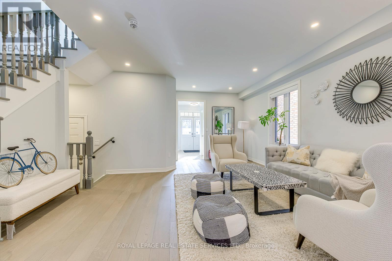 563 Settlers Road W, Oakville, Ontario  L6M 1N7 - Photo 9 - W12704514