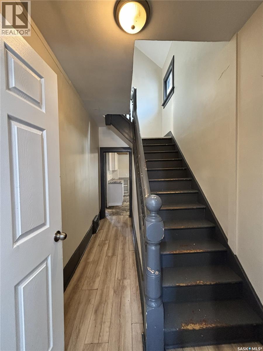 210 N Avenue S, Saskatoon, Saskatchewan  S4T 7N6 - Photo 3 - SK026966