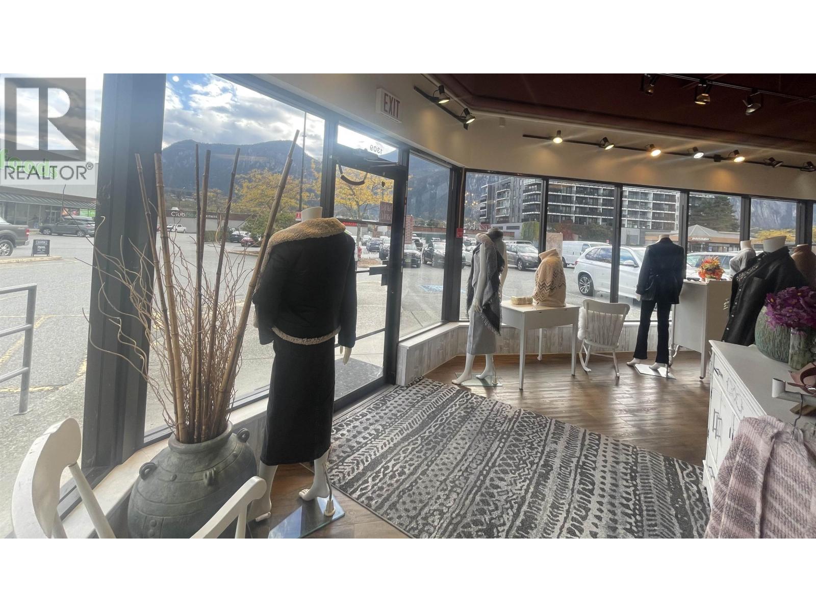 1309 Pemberton Avenue, Squamish, British Columbia  V8B 0A1 - Photo 6 - C8075133