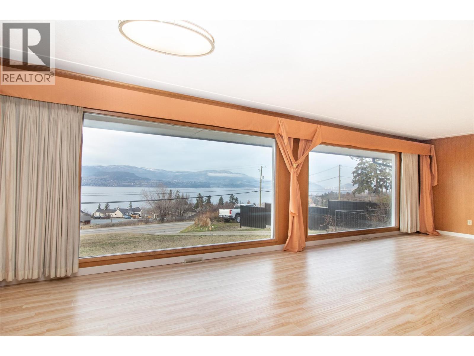 4829 Lakeshore Road, Kelowna, British Columbia  V1W 4H6 - Photo 13 - 10372995