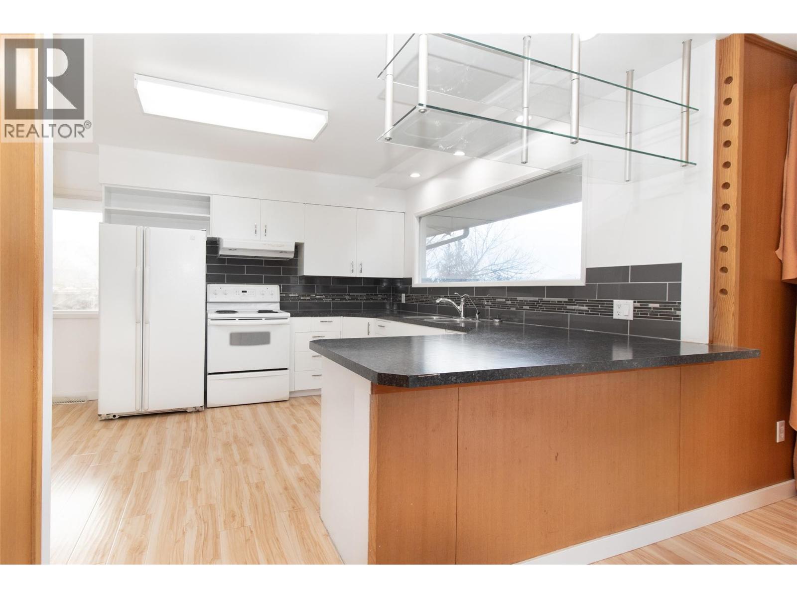 4829 Lakeshore Road, Kelowna, British Columbia  V1W 4H6 - Photo 11 - 10372995