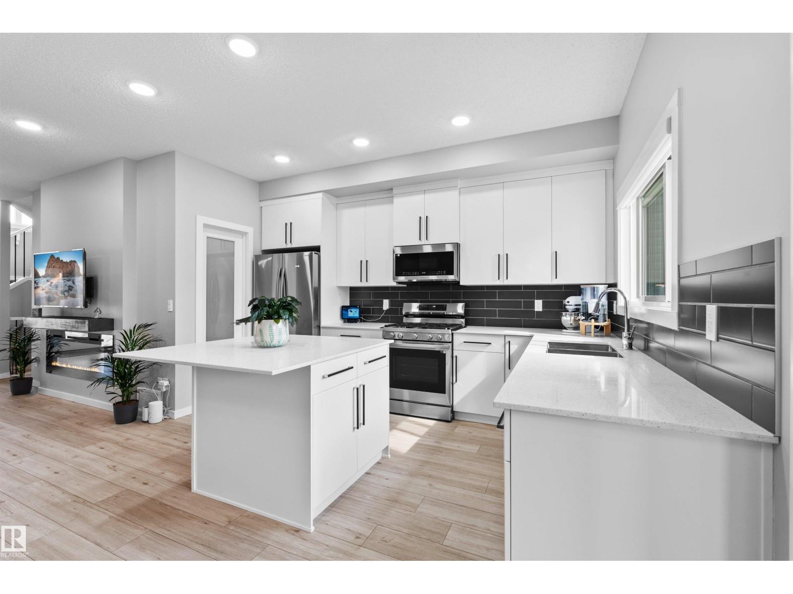 331 32 Av Nw, Edmonton, Alberta  T6T 2T1 - Photo 5 - E4470303