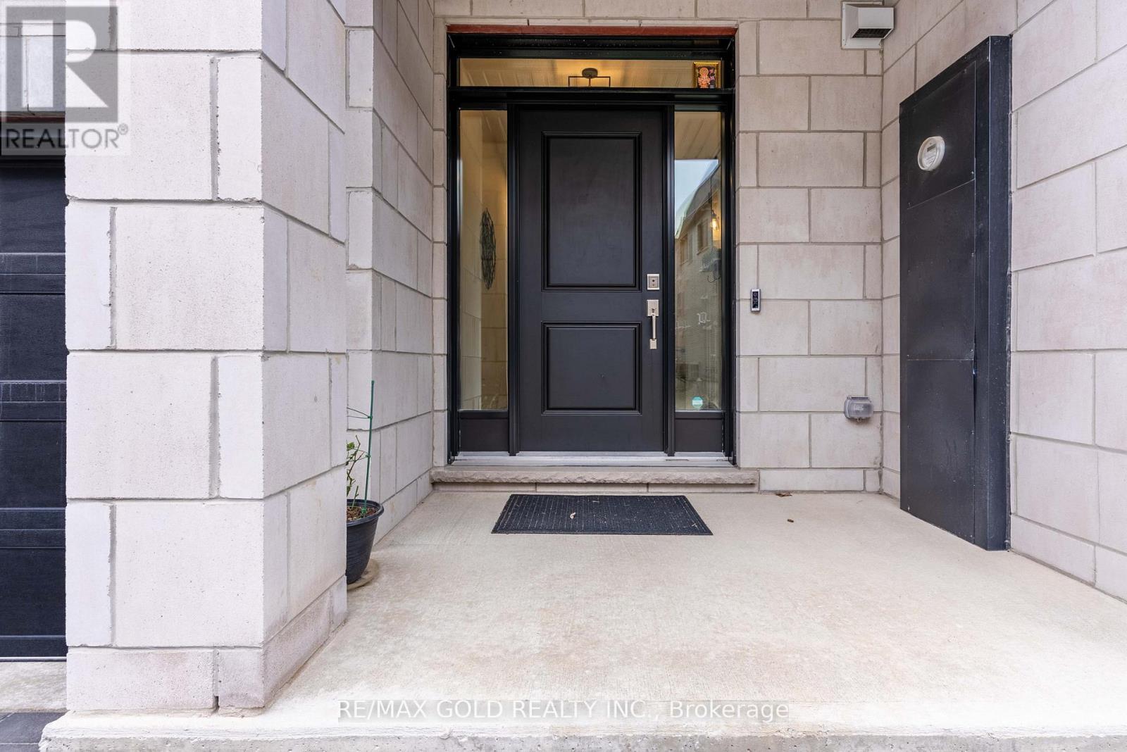 19 - 143 Elgin Street N, Cambridge, Ontario  N1R 0E1 - Photo 3 - X12704298