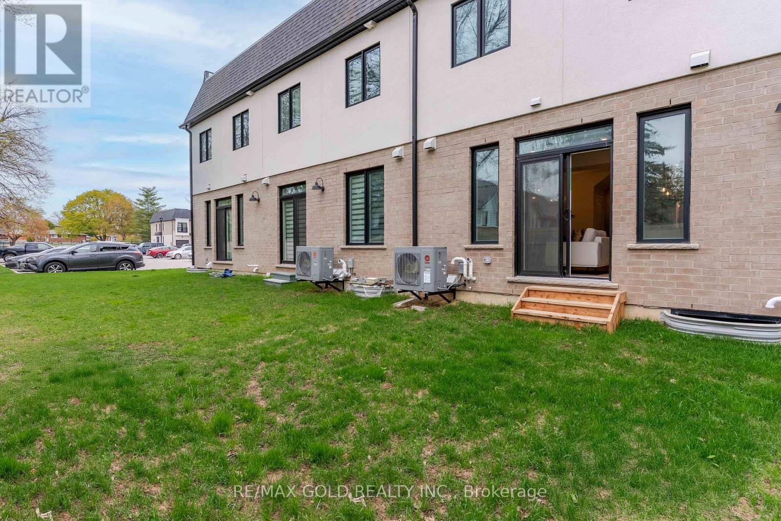 19 - 143 Elgin Street N, Cambridge, Ontario  N1R 0E1 - Photo 34 - X12704298