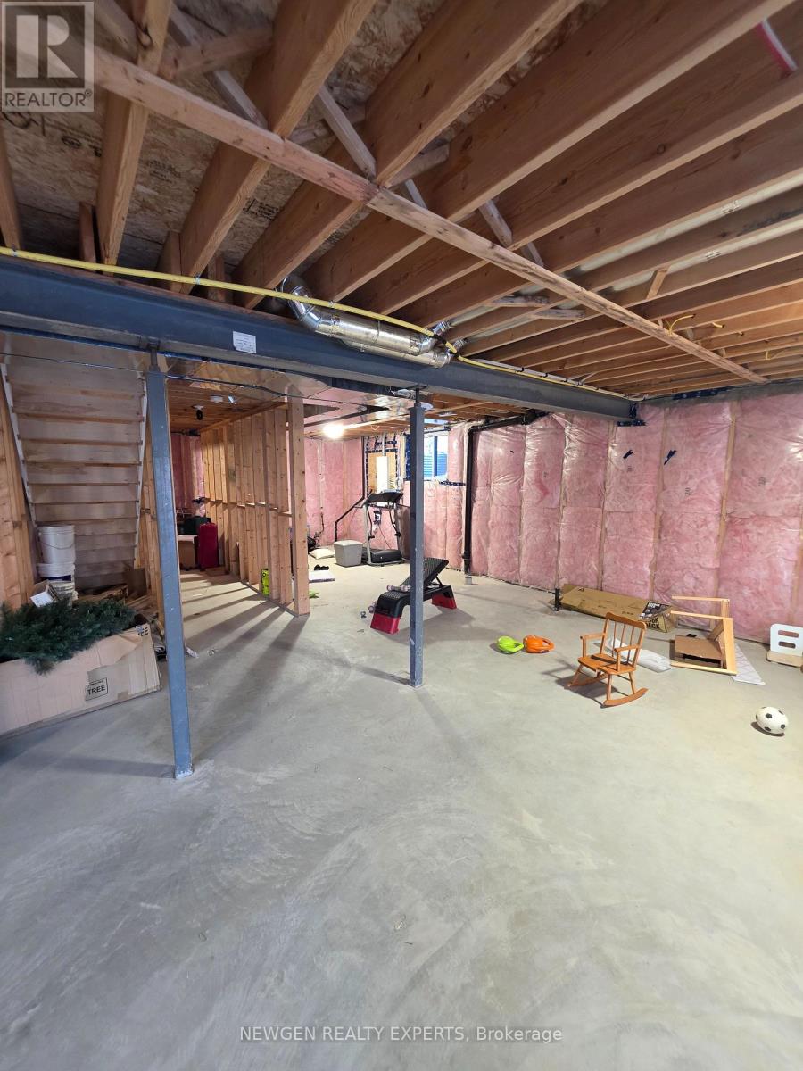 1886 Trailsway Drive, London South, Ontario  N6K 0K7 - Photo 26 - X12704394