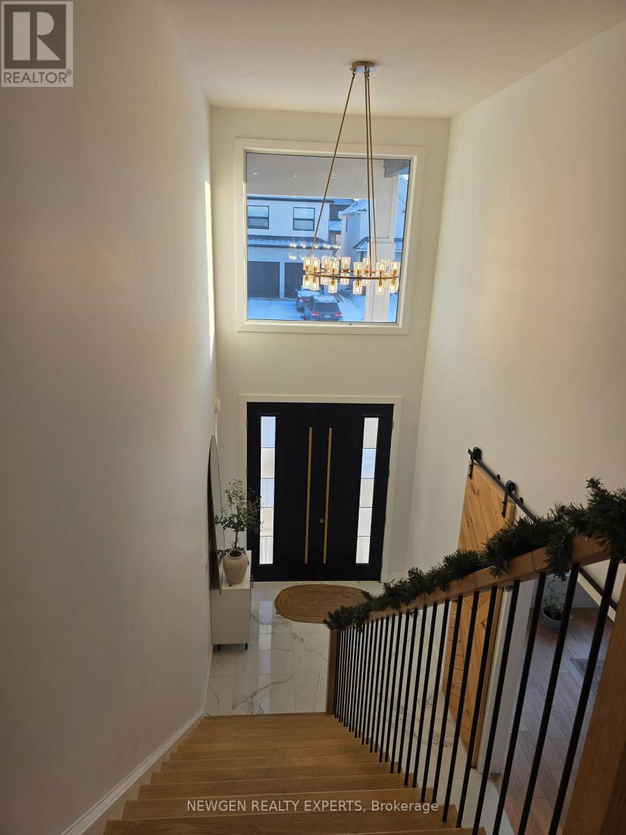 1886 Trailsway Drive, London South, Ontario  N6K 0K7 - Photo 3 - X12704394