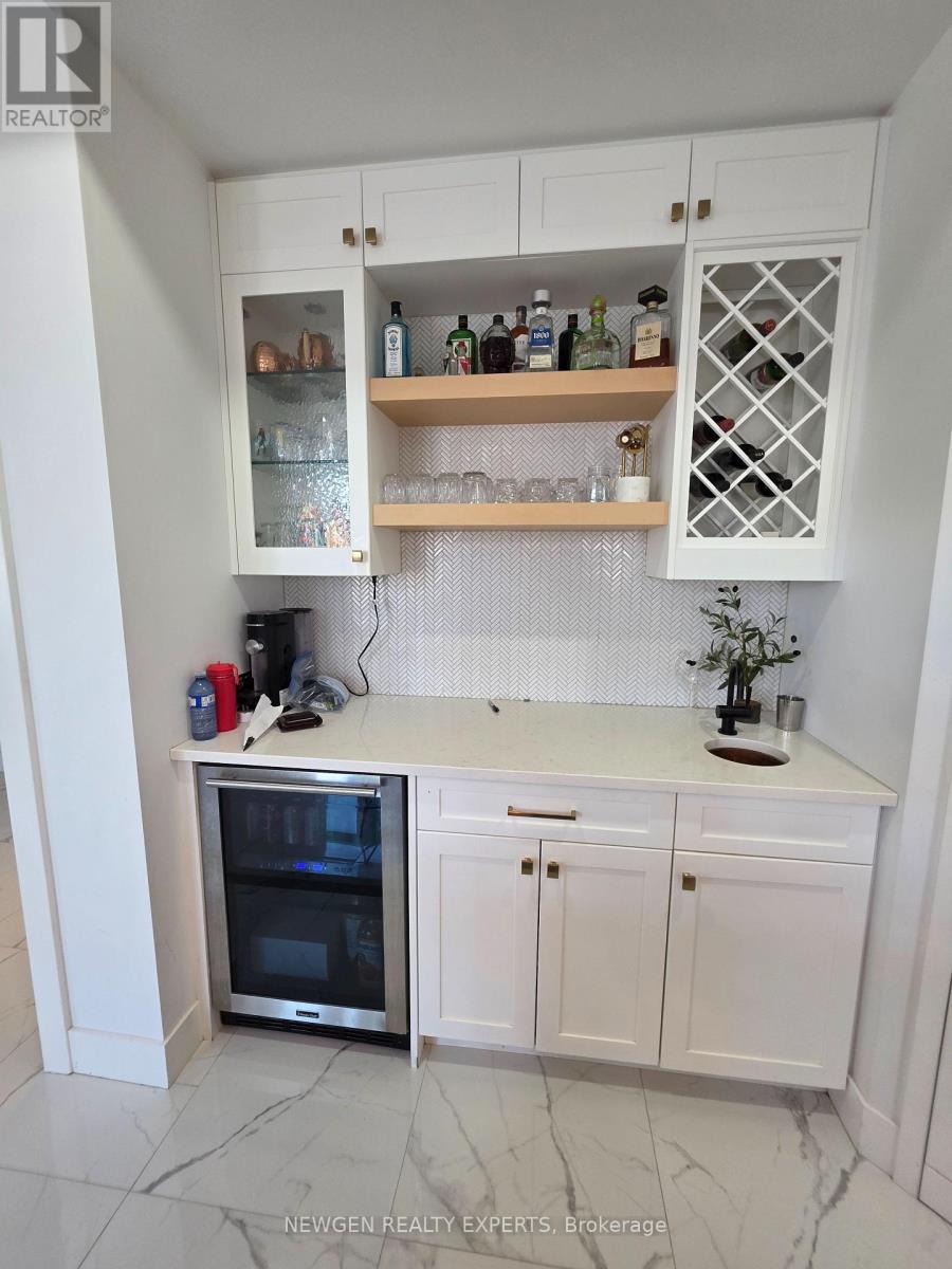 1886 Trailsway Drive, London South, Ontario  N6K 0K7 - Photo 9 - X12704394