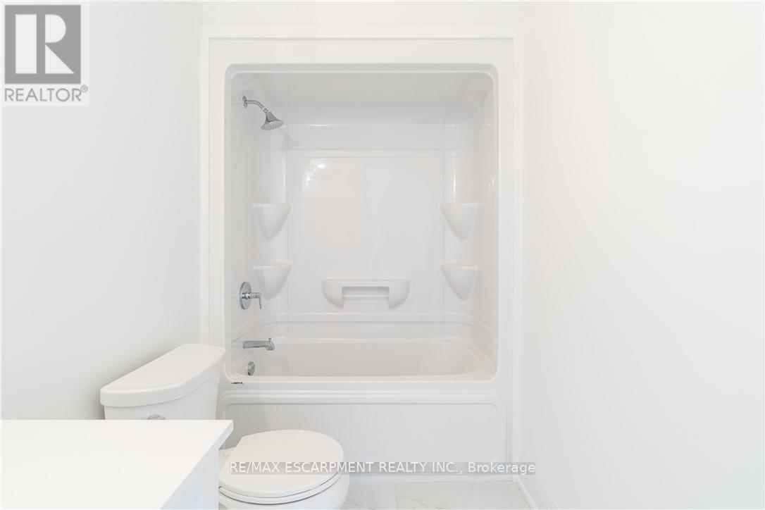 15 Raspberry Lane, Hamilton, Ontario  L0R 1W0 - Photo 13 - X12704504