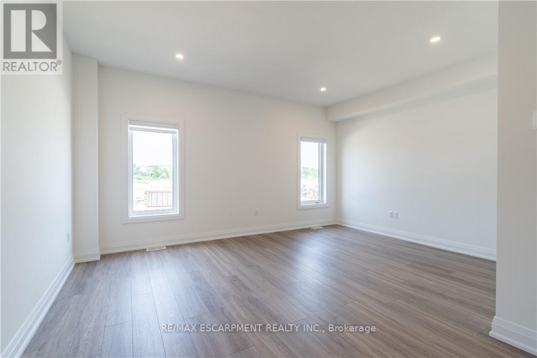 15 Raspberry Lane, Hamilton, Ontario  L0R 1W0 - Photo 14 - X12704504