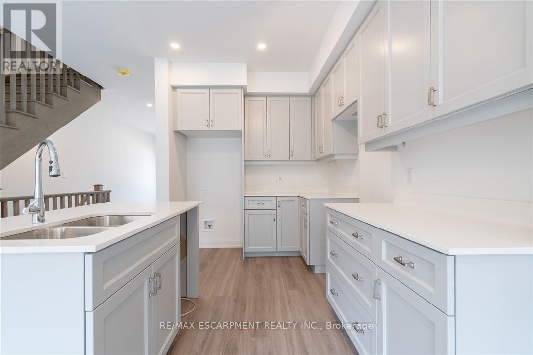 15 Raspberry Lane, Hamilton, Ontario  L0R 1W0 - Photo 21 - X12704504