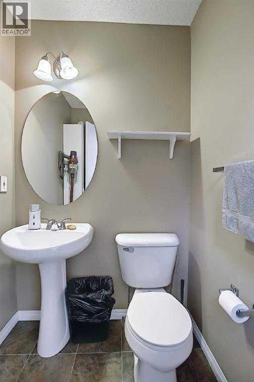 1 Prestwick Mount Se, Calgary, Alberta  T2Z 4P5 - Photo 12 - A2276894