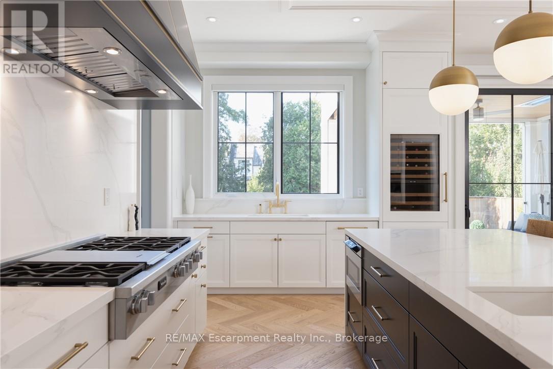 46 Second Street, Oakville, Ontario  L6J 3T2 - Photo 13 - W12704590