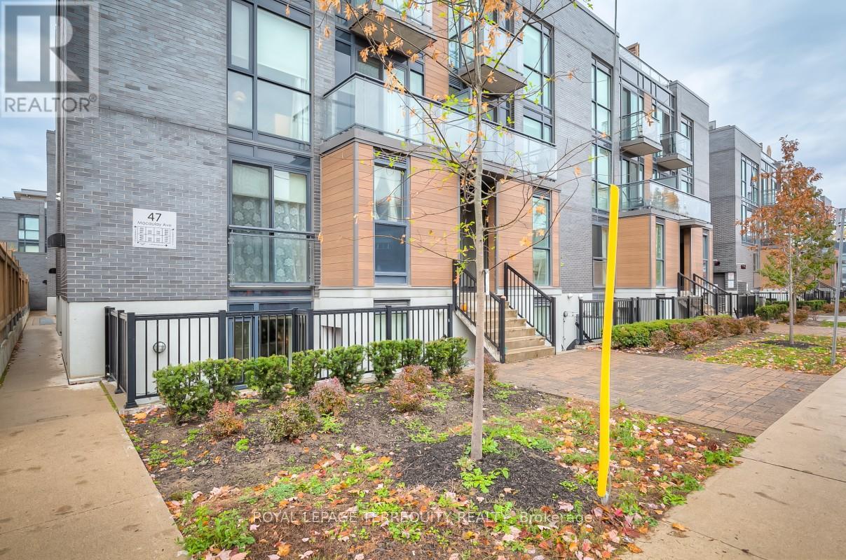 401 - 47 Macaulay Avenue, Toronto, Ontario  M6P 3P5 - Photo 21 - W12704012