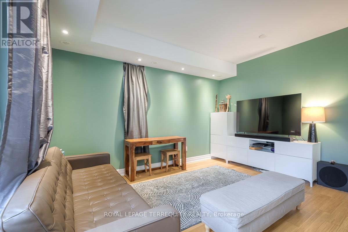 401 - 47 Macaulay Avenue, Toronto, Ontario  M6P 3P5 - Photo 6 - W12704012