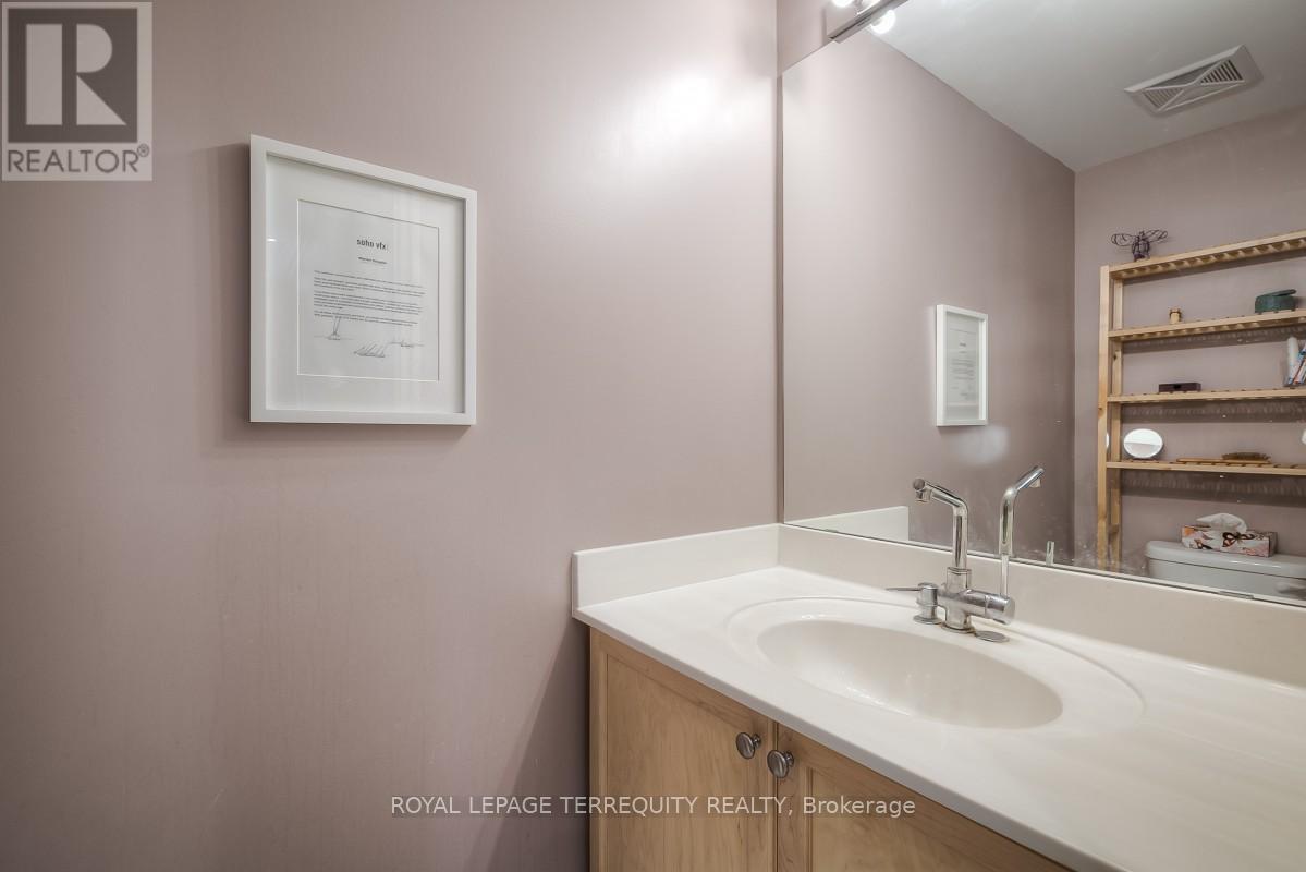 401 - 47 Macaulay Avenue, Toronto, Ontario  M6P 3P5 - Photo 13 - W12704012