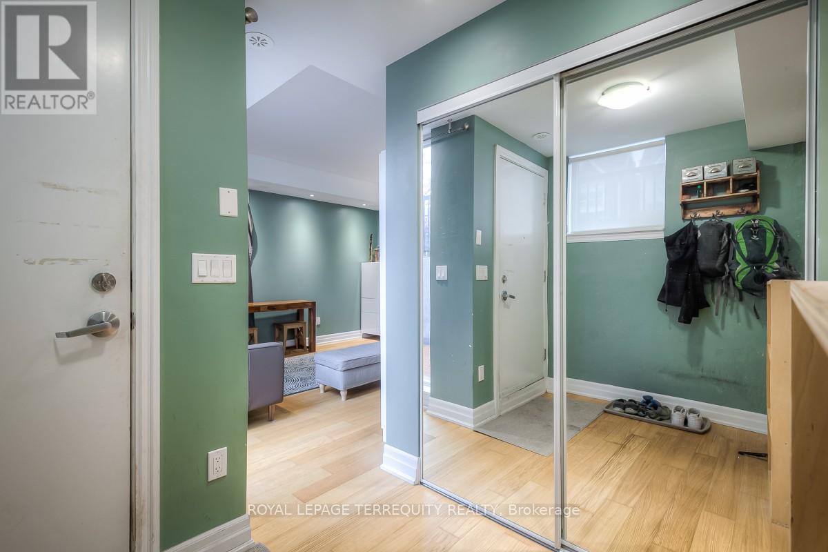 401 - 47 Macaulay Avenue, Toronto, Ontario  M6P 3P5 - Photo 15 - W12704012