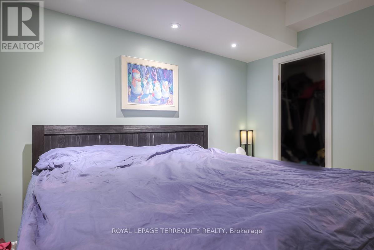 401 - 47 Macaulay Avenue, Toronto, Ontario  M6P 3P5 - Photo 9 - W12704012