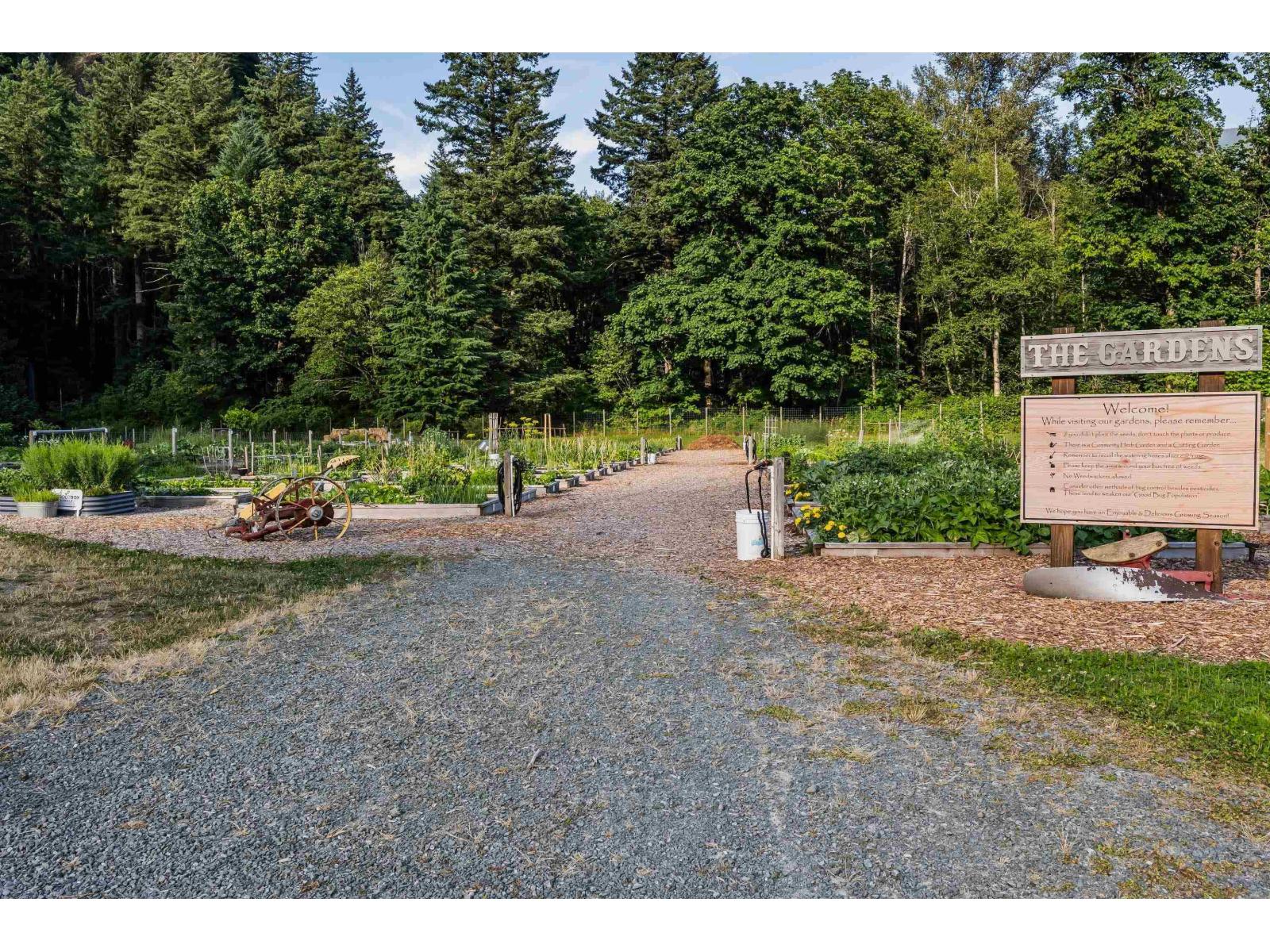 43360 Creekside Circle, Cultus Lake South, Lindell Beach, British Columbia  V2R 0Z4 - Photo 40 - R3080283