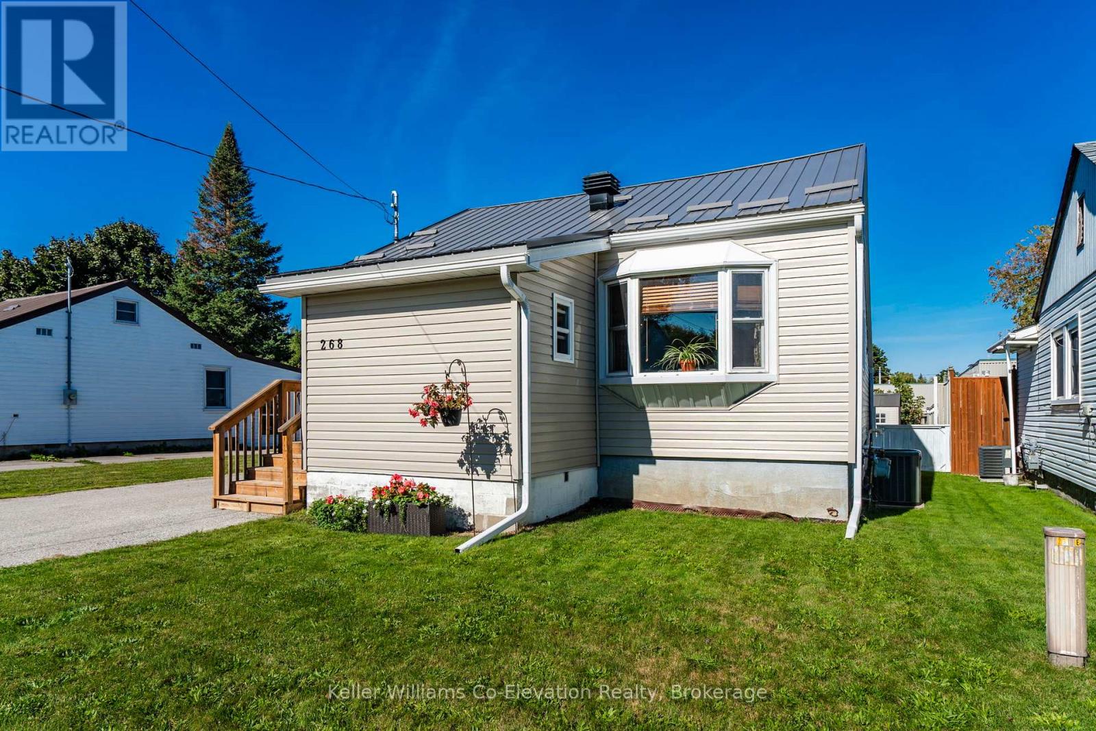 268 Elizabeth Street, Midland, Ontario  L4R 1Y6 - Photo 2 - S12704578