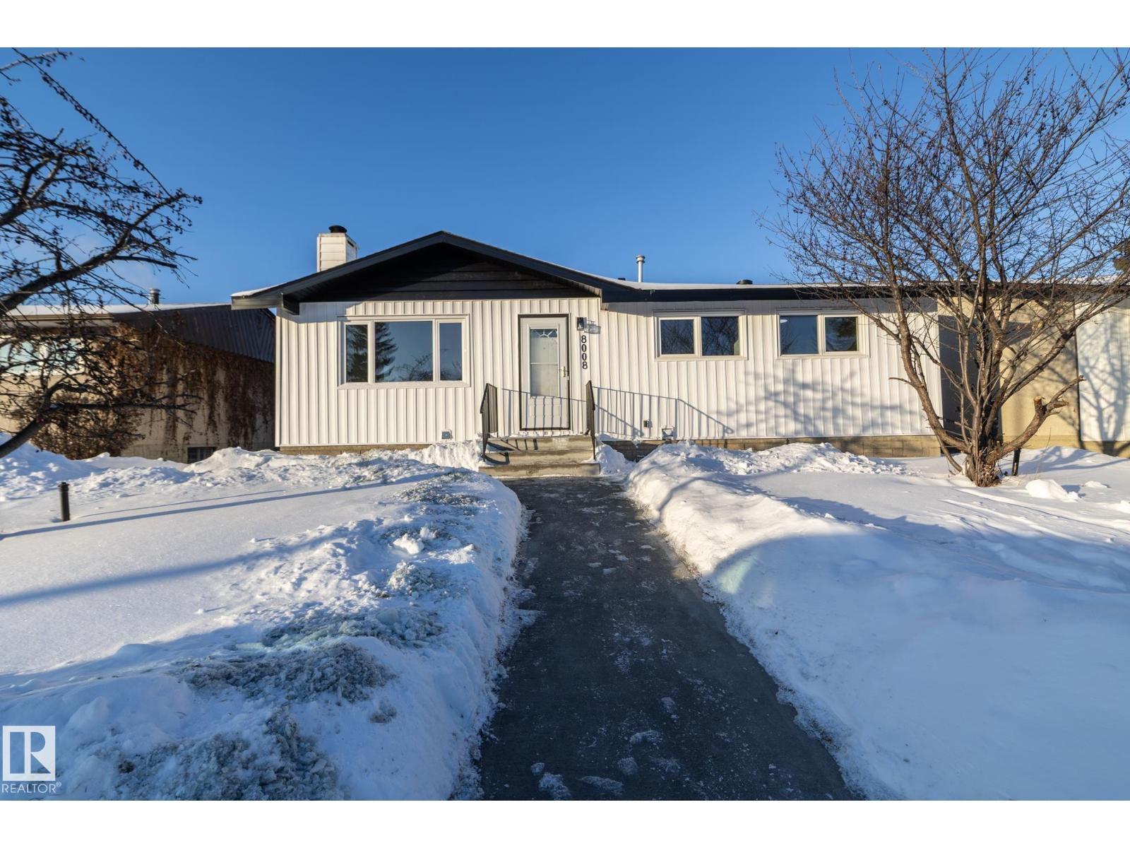 8008 159 St Nw, Edmonton, Alberta  T5R 2E4 - Photo 2 - E4469857